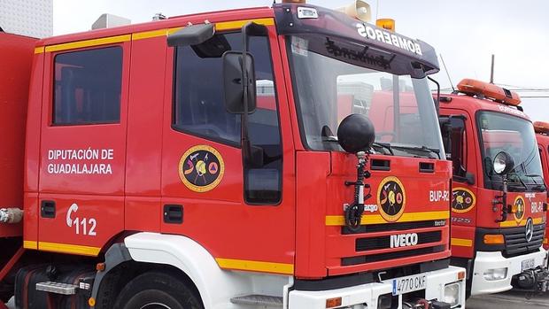 Un incendio declarado en Usanos quema dos hectáreas y maquinaria agrícola