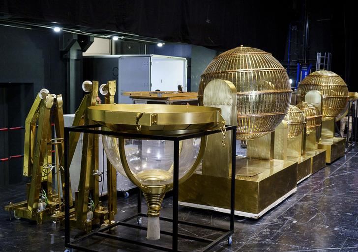 Los bombos del Sorteo Extraordinario de Navidad llegan al Teatro Real