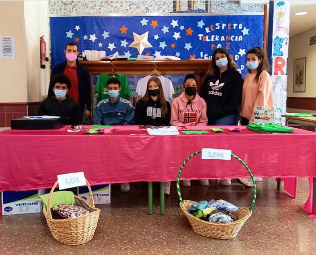 I.E.S. Brianda de Mendoza : ¡Luchemos juntos este 19 de octubre!