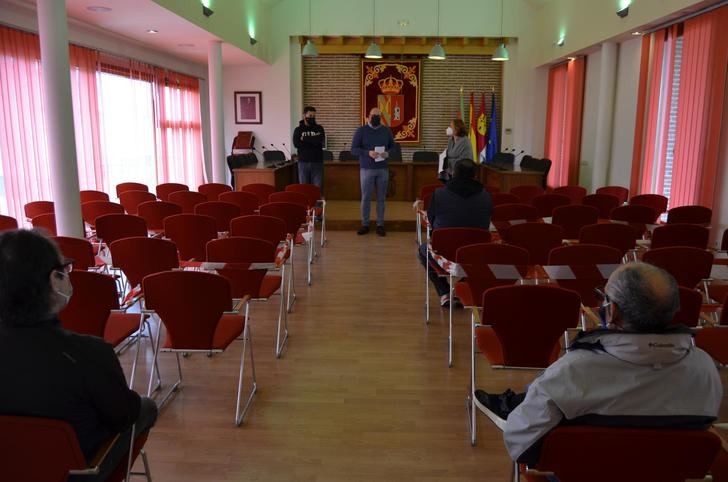 Dos personas trabajarán en las Brigadas Municipales de Yunquera de Henares durante seis meses gracias al Programa Garantía +52
