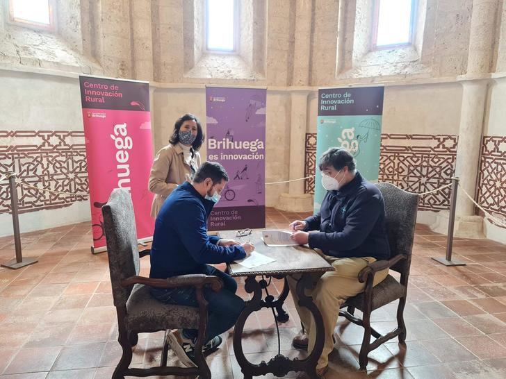 El Ayuntamiento de Brihuega recibirá 40.000 euros para la rehabilitación de la antigua iglesia de San Simón gracias a la firma del convenio con Enagás