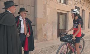 La Caballada de Atienza cierra el tercer episodio de la serie documental &#8220;El Camino del Cid: Diario de una Ciclista&#8221; 