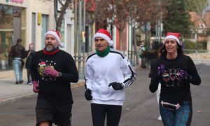 Cabanillas despide el año con campanadas, hinchables y carreras