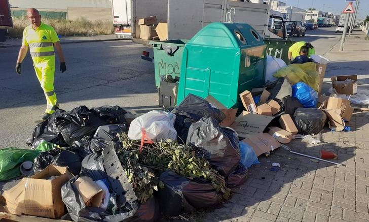 El Ayuntamiento de Cabanillas se dirige a las empresas de los polígonos, para abordar el problema de la basura en las calles
