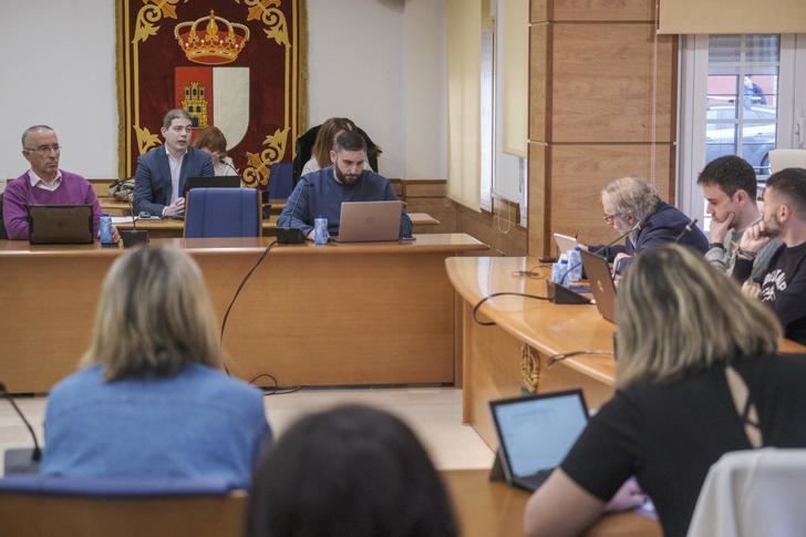 Salinas se opone a la propuesta de VOX en Cabanillas para eximir del IBI a los dueños de pisos ocupados