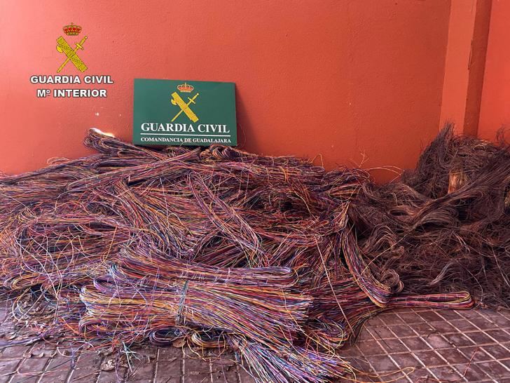 La Guardia Civil detiene en Luzaga a cuatro personas por robo de cable del tendido telefónico