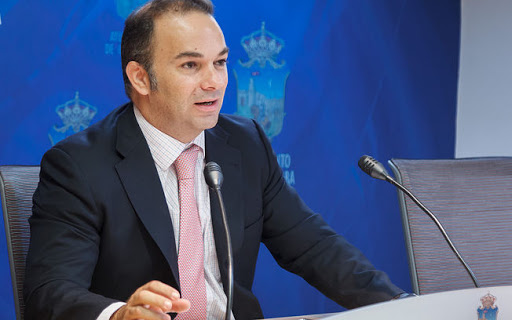 Carnicero denuncia que Rojo presenta un proyecto europeo para restringir el tráfico en el casco histórico que ni siquiera se ha leído