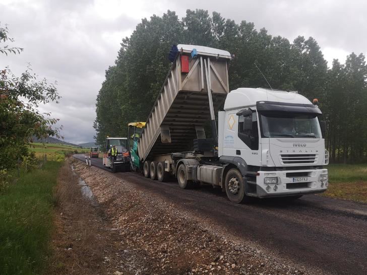 Ya han comenzado las obras para mejorar la carretera que une Riba de Saelices y Huertahernando
