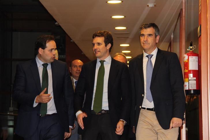 Casado presume de Paco Núñez y Antonio Román en su visita a Guadalajara: 