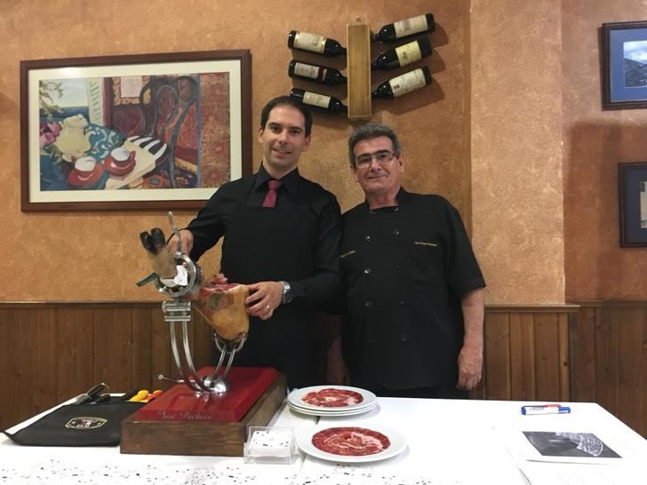 El restaurante El Fogón del Vallejo inaugura la temporada con la Cata "Armonía Jamón y Vino"