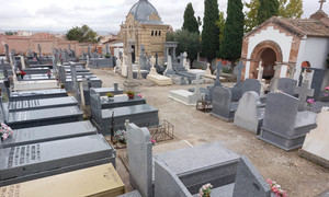 Limpieza extraordinaria y embellecimiento del Cementerio de Cabanillas, de cara a &#171;Todos los Santos&#187;