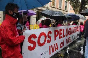 Las Peluquerías y Centros de Estética de Guadalajara se concentra para pedir la bajada del IVA al 10%