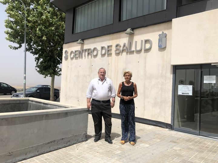 Enfando en El Casar por la falta de suplencias médicas en el Centro de Salud