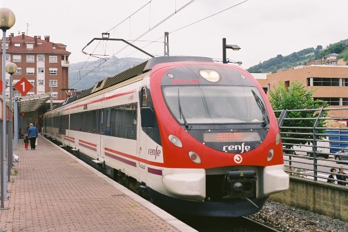 Los usuarios de Renfe podrán adquirir desde el martes los abonos gratuitos de Cercanías y Media Distancia