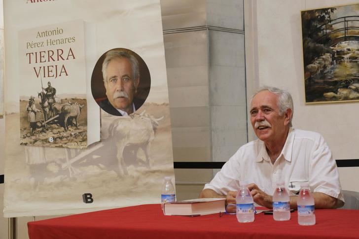 Chani presenta su 'Tierra vieja' en Almonacid de Zorita