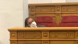 Piden la dimisión del presidente del grupo socialista en las Cortes regionales Fernando Mora por decir que "con medio litro de aguardiente muere el virus"