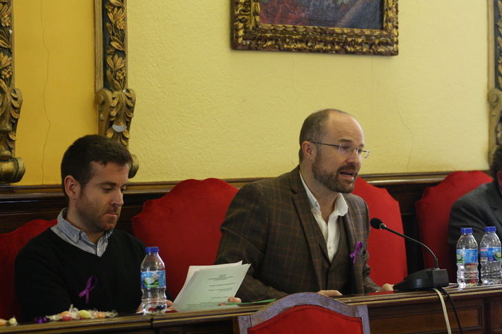 Ciudadanos Guadalajara saca adelante sus propuestas para revisar la red de autobuses y establecer ayudas al alquiler para jóvenes