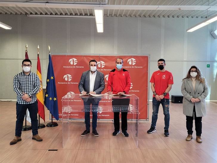 El Ayuntamiento y el Club Atletismo Azuqueca suscriben un convenio de colaboración