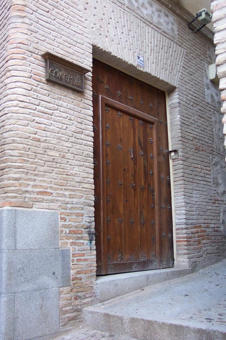 Los técnicos que ejerzan sus funciones dentro de la administración en CLM, tienen la obligación de colegiarse