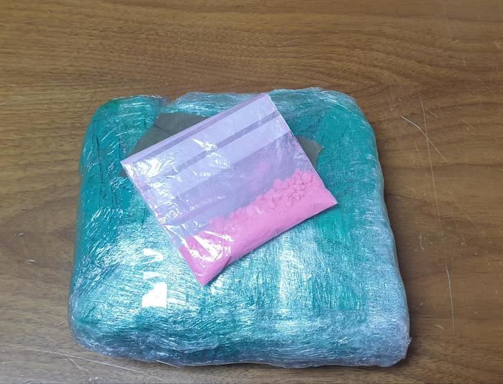 La Guardia Civil de Ciudad Real incauta un paquete de "cocaína rosa" o "Venus", la nueva droga psicodélica altamente peligrosa 