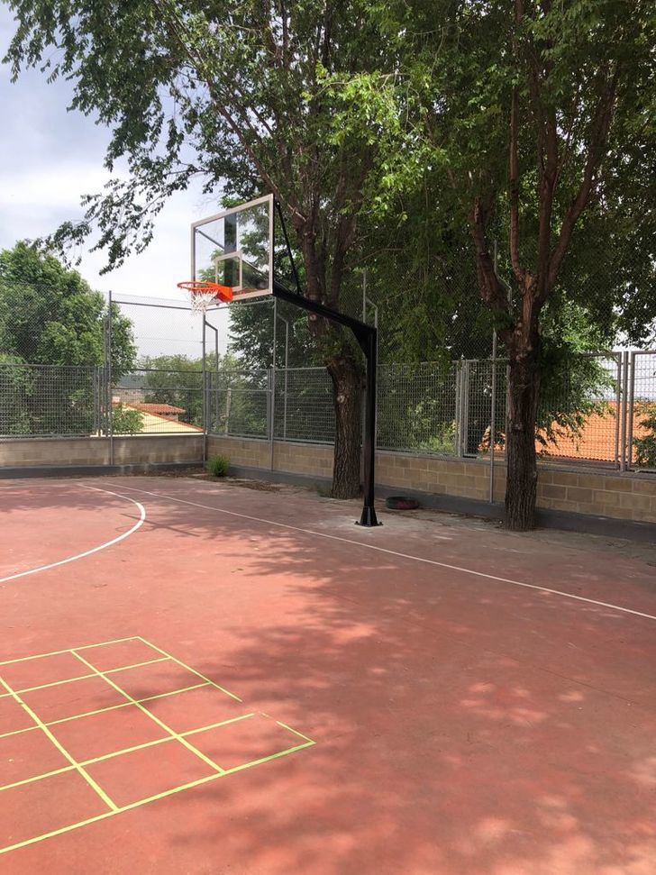 El Ayuntamiento de Cogolludo solicita que se cambie la ubicación de unas canastas en el CRA La Encina