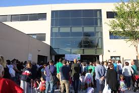 El AMPA del Colegio Jocelyn Bell de Valdeluz (Yebes) se muestra triste y decepcionada por la falta de compromiso de la Junta de Page con la enseñanza secundaria en su municipio