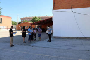 Empiezan los trabajos de construcci&#243;n del porche del colegio La Paz de Azuuqeca