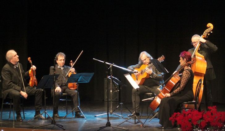 Brillante acto cultural en Cabanillas, con el Pregón Poético de las Hermanas Lara y la actuación de 