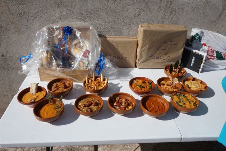 Luchando contra la despoblación a golpe de gacha y charanga