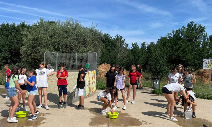 Chicos y chicas de 6º de los tres colegios de Cabanillas conviven para conocerse