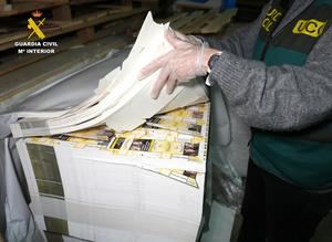 Detienen a 20 personas, algunas en Azuqueca, como presuntos integrantes de una organización criminal dedicada a la fabricación y distribución de tabaco de contrabando