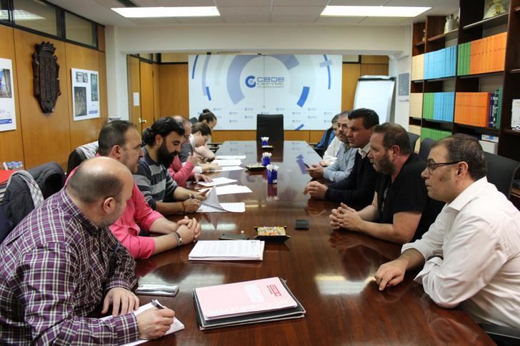 La Federación de Turismo y Hostelería y los sindicatos firman el Convenio Colectivo del sector para 2019 y 2020