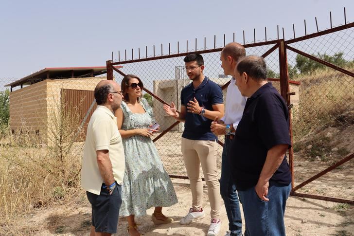 Román García pide la implicación y cooperación de las administraciones para solucionar el problema de abastecimiento de agua en Córcoles