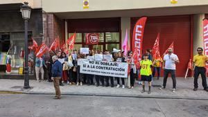 Contin&#250;an las protestas en Albacete por los recortes en Correos