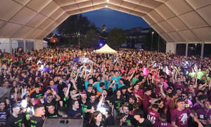 Un multitudinario Desfile y Pregón de Peñas arranca las Fiestas del Cristo de la Expiración 2023