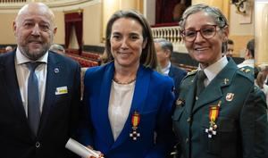La teniente coronel de la Comandancia de Guadalajara, premiada en el Senado con la Cruz de la Dignidad de la AVT