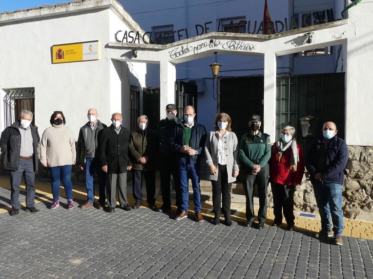 La subdelegada del Gobierno visita el cuartel de la Guardia Civil de Pareja para conocer las demandas de los municipios de la demarcación