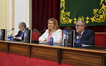 La Diputación acoge la presentación del libro Cuencalvario con la visión de José Vicente Ávila sobre La Pasión conquense
