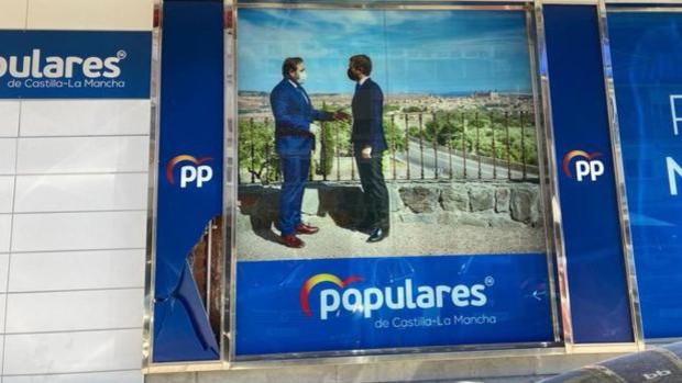 Denuncian destrozos en la fachada de la sede del PP en Toledo