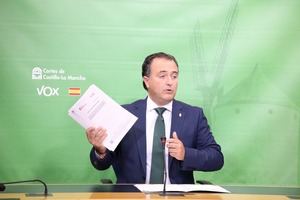Vox reafirma que el nuevo Estatuto de PSOE y PP solo consigue aumentar el gasto político en Castilla La Mancha
