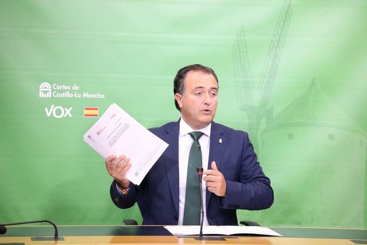 Vox reafirma que el nuevo Estatuto de PSOE y PP solo consigue aumentar el gasto político en Castilla La Mancha