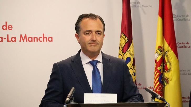 VOX CLM exige a Page que deje de tomar el pelo a los españoles: O rompe con el PSOE o dimite