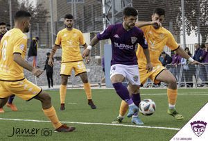 El Dépor pelea pero cae ante un efectivo Villanovense (0-2)