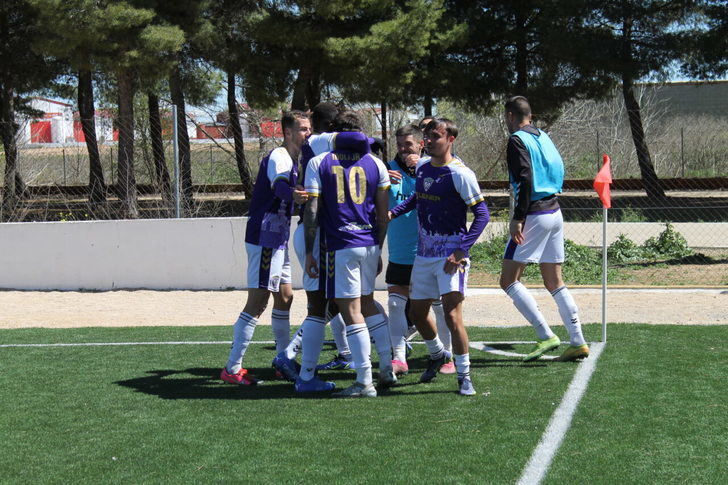 El Dépor suma los tres puntos in extremis y se acerca al objetivo (1-2)