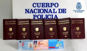 La Polic&#237;a Nacional detiene en Guadalajara a una ciudadana extranjera que portaba varios documentos de identidad falsificados