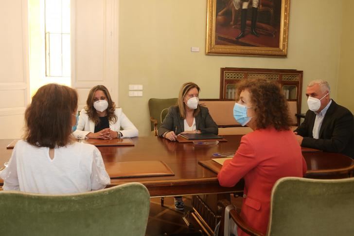 La Diputación de Guadalajara firma un convenio con Red Madre para ayudar a madres en situación de vulnerabilidad