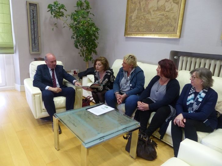 El presidente de la Diputación se reúne con Afammer Guadalajara para conocer sus demandas y mostrarle su apoyo