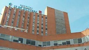 Trasladan en helicóptero a un niño de un año al caer desde un primer piso en Sacedón