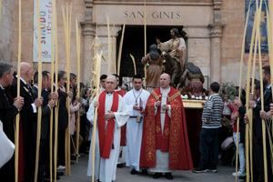 La alcaldesa de Guadalajara asiste a la bendición de las palmas y procesión de Domingo de Ramos, inicio de la Semana Santa