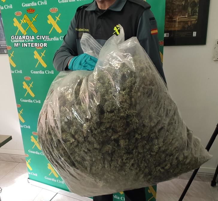 La Guardia Civil detiene a una persona e investiga a otras dos por tráfico de drogas en Uceda y en Almonacid de Zorita